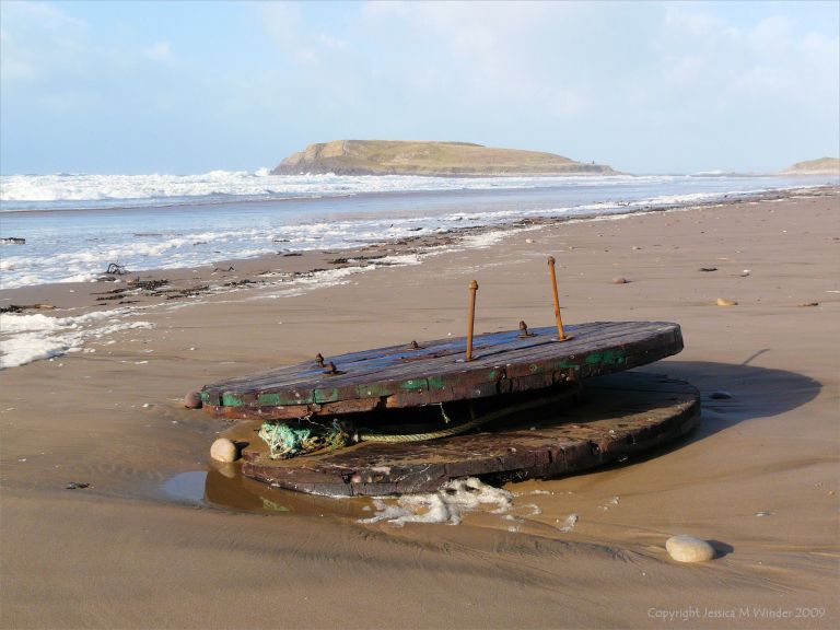 Flotsam cable drum