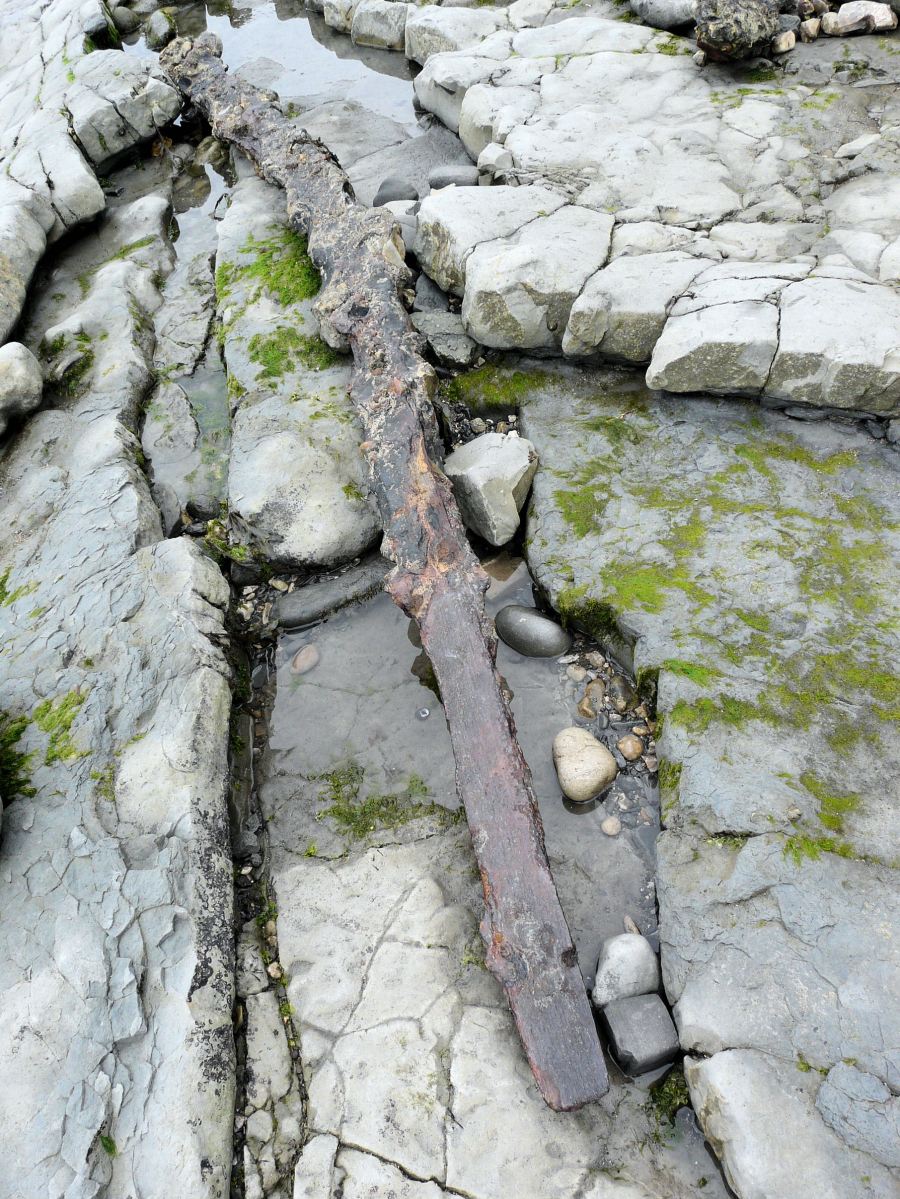 Rusty relics on Monmouth Beach, Lyme Regis – Jessica's Nature Blog