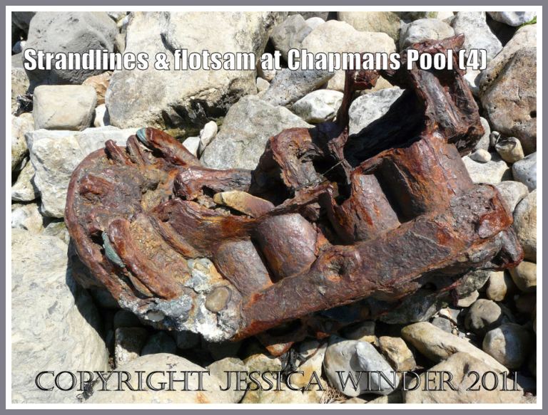P1100202aBlog4 The remains of an old rusty boat engine on the strandline at Chapmans Pool, Dorset, UK - part of the Jurassic Coast (4) Chapmans Pool flotsam: The remains of an old rusty boat engine on the strandline at Chapmans Pool, Dorset, UK - part of the Jurassic Coast (4)