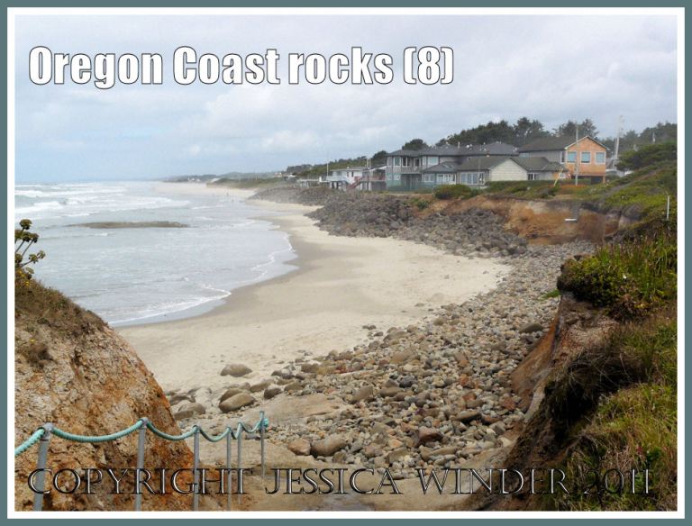 View of the beach at Smelt Sands State Park on the Oregon Coast, U.S.A. from Trail 804, where the spheroidal weathering is visible in the iron-stained cliff rocks (8)