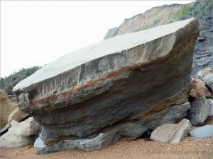 Stratification in a beach boulder