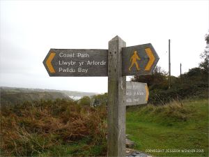 Signpost down to Pwll Du Bay