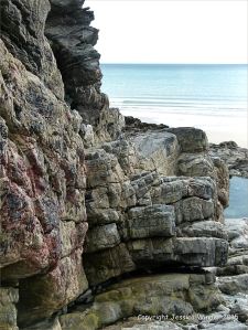 Rock colour and texture in Caswell Bay Mudstone Formation strata