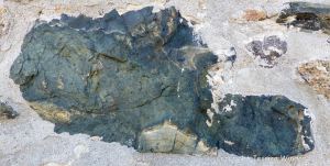 Pattern and texture of rock in a wall