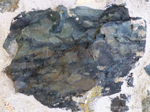 Pattern and texture of rock in a wall