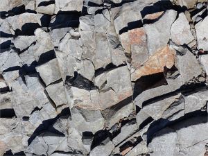 Natural fracture pattern in limestone