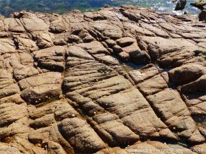 Cobo Granite with fracture patterns