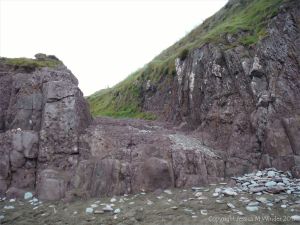 Path down to the beach through the Devonian Trabeg Conglomerate Formation on the Dingle Peninsula