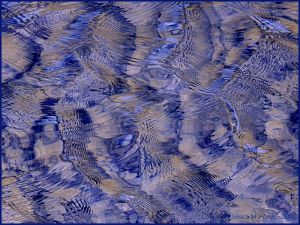 Natural patterns in wind-rippled water