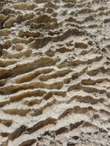 Ridge and furrow texture and pattern on the eroded surface of gypsum building blocks