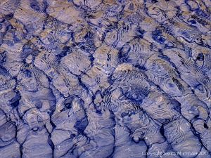 Natural patterns in rippled water