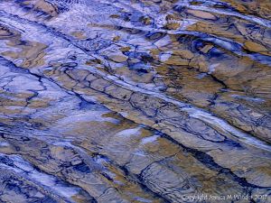 Natural patterns in rippled water