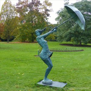 "Maelstrom" bronze sculpture by David Williams-Ellis at Kew Gardens