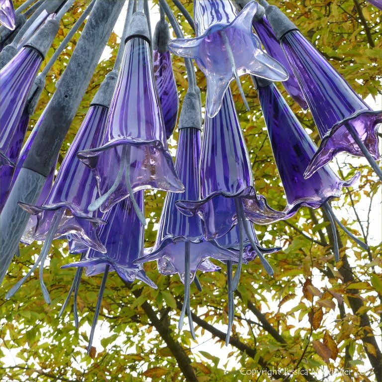 "Agapanthus" sculpture by Jenny Pickford at Kew Gardens