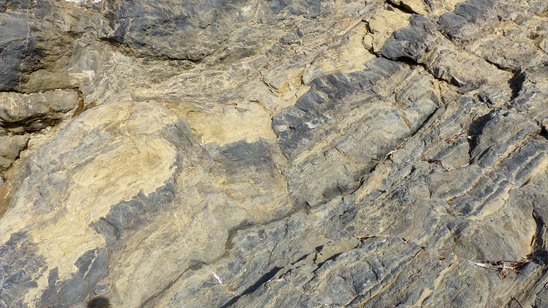 Prissen's Tor rocks at Broughton Bay in Gower, South Wales