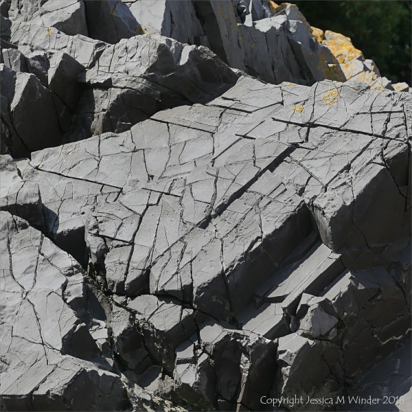 Erosion patterns on sedimentary rocks