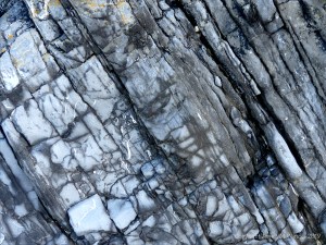 Sedimentary rock strata patterns