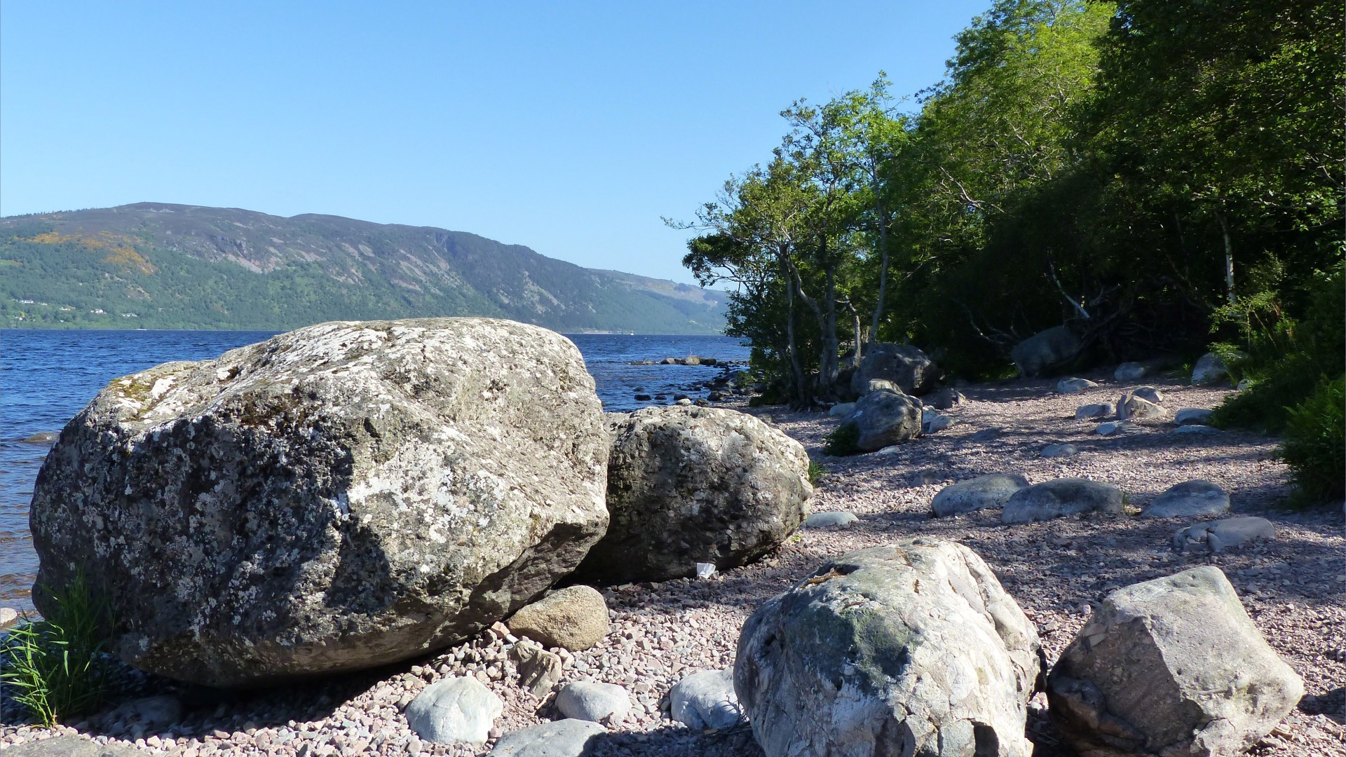 Boulders on the bank of Loch Ness