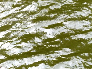 Pattern and texture on the surface of flowing water in a tidal river