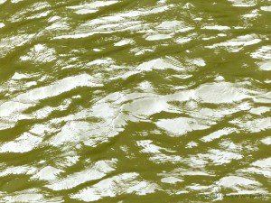Pattern and texture on the surface of flowing water in a tidal river