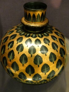 Mughal huqqa base at V&A - art inspired by nature