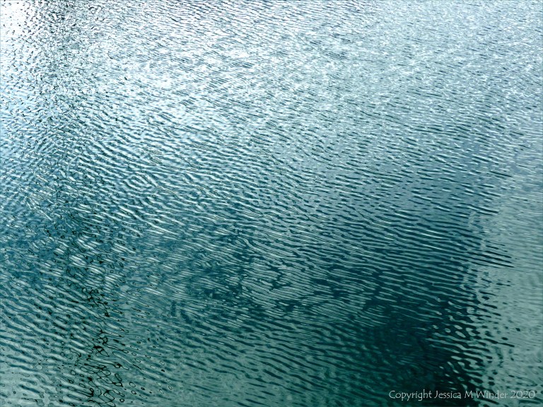 Seawater surface texture and reflection patterns
