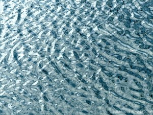Seawater surface texture and reflection patterns