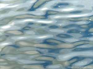 Seawater surface texture and reflection patterns