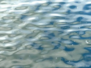 Seawater surface texture and reflection patterns
