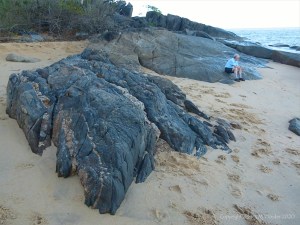 Rock outcrop with veins on Trinity Beach in Queensland