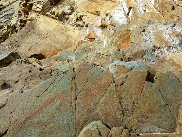 Natural patterns in rocks