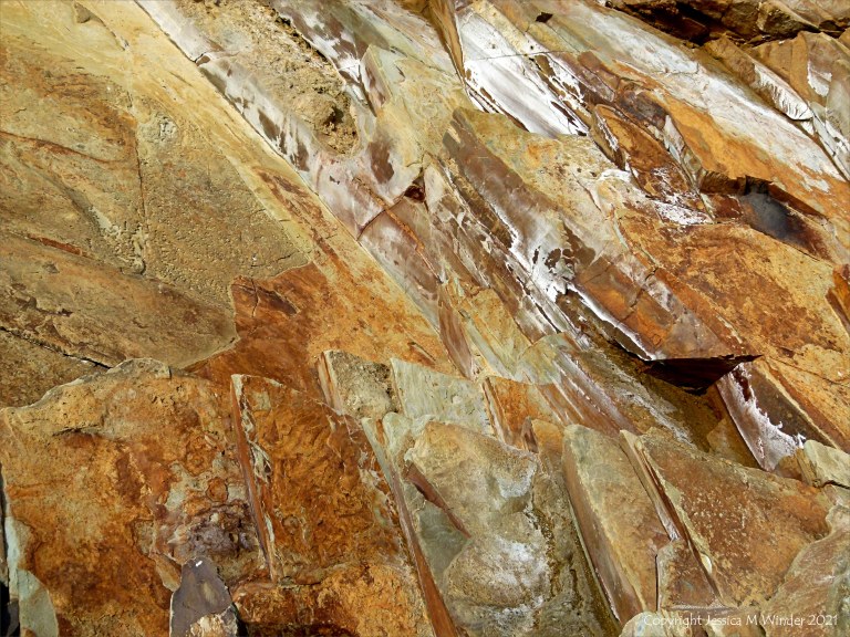 Natural patterns in rocks