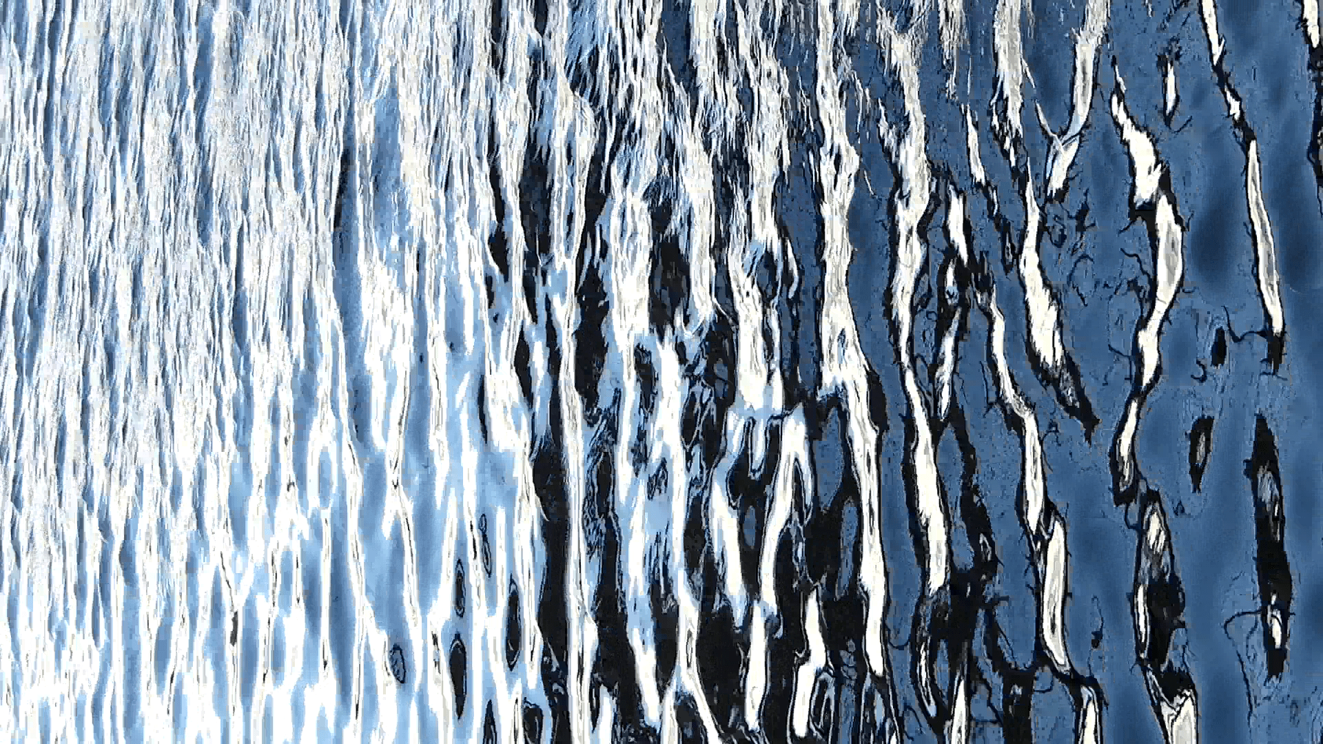Reflection pattern on water surface