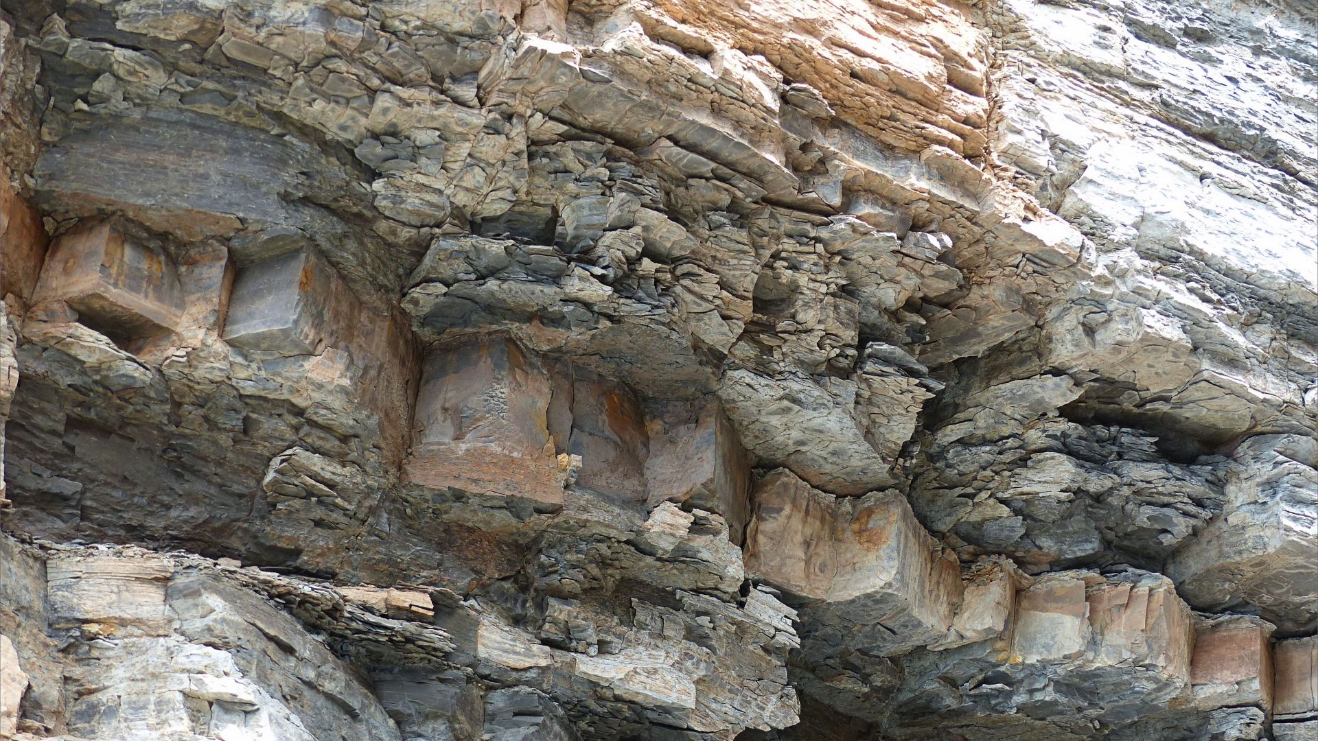 Natural rock pattern and texture in sedimentary Silurian strata